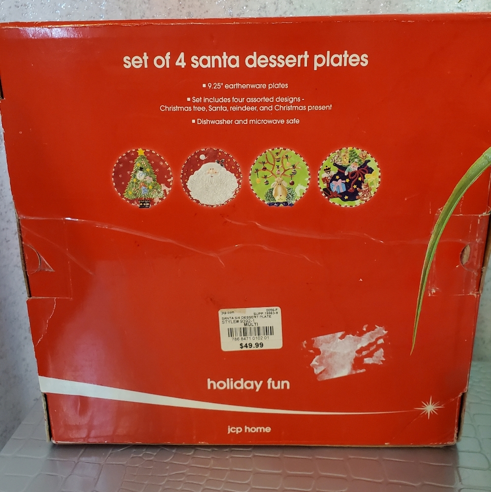 Set Of 4 Santa Dessert Plates JCpenney - Picture 4 of 7